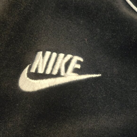 Women's NIKE Black Velour Full Zip Jacket sz XXL - Picture 7 of 8